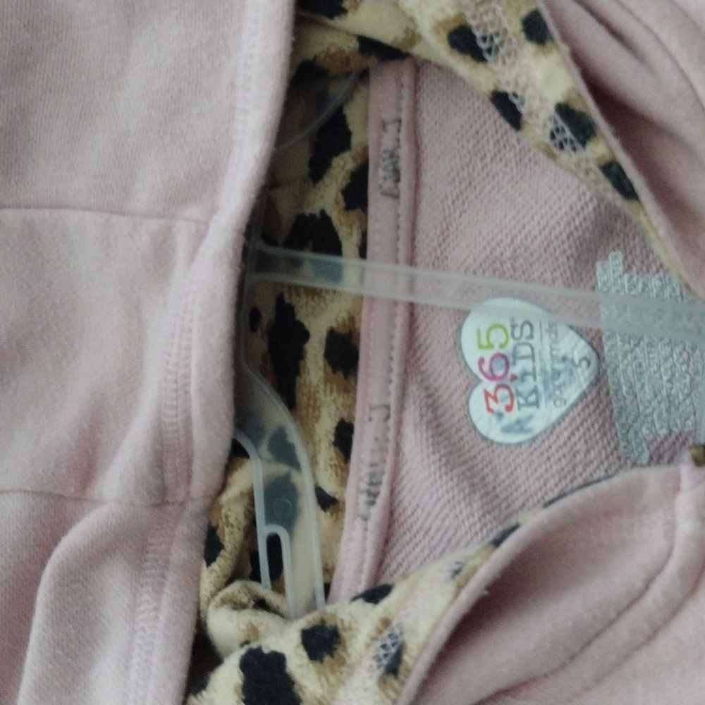 Girl's hooded sweater